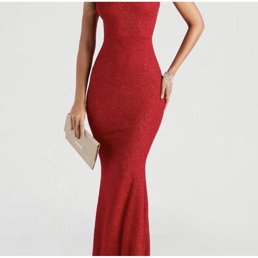 Windsor Red Maxi Formal/Prom Dress Long V-Neck Sleeveless Strap Accent Size XS